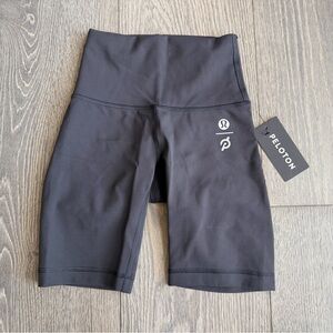 Peloton x Lululemon Wunder Train High Rise Short 8" in Black Size 2